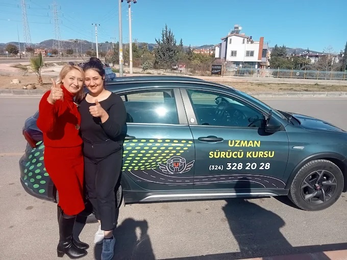Mersin B sınıfı ehliyet kursu ve araba ehliyeti manuel otomatik eğitim